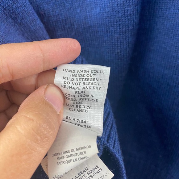 LL Bean Signature Sweater Medium Navy Blue 100% Merino Wool 1/4 Zip Long Sleeve - Picture 9 of 10